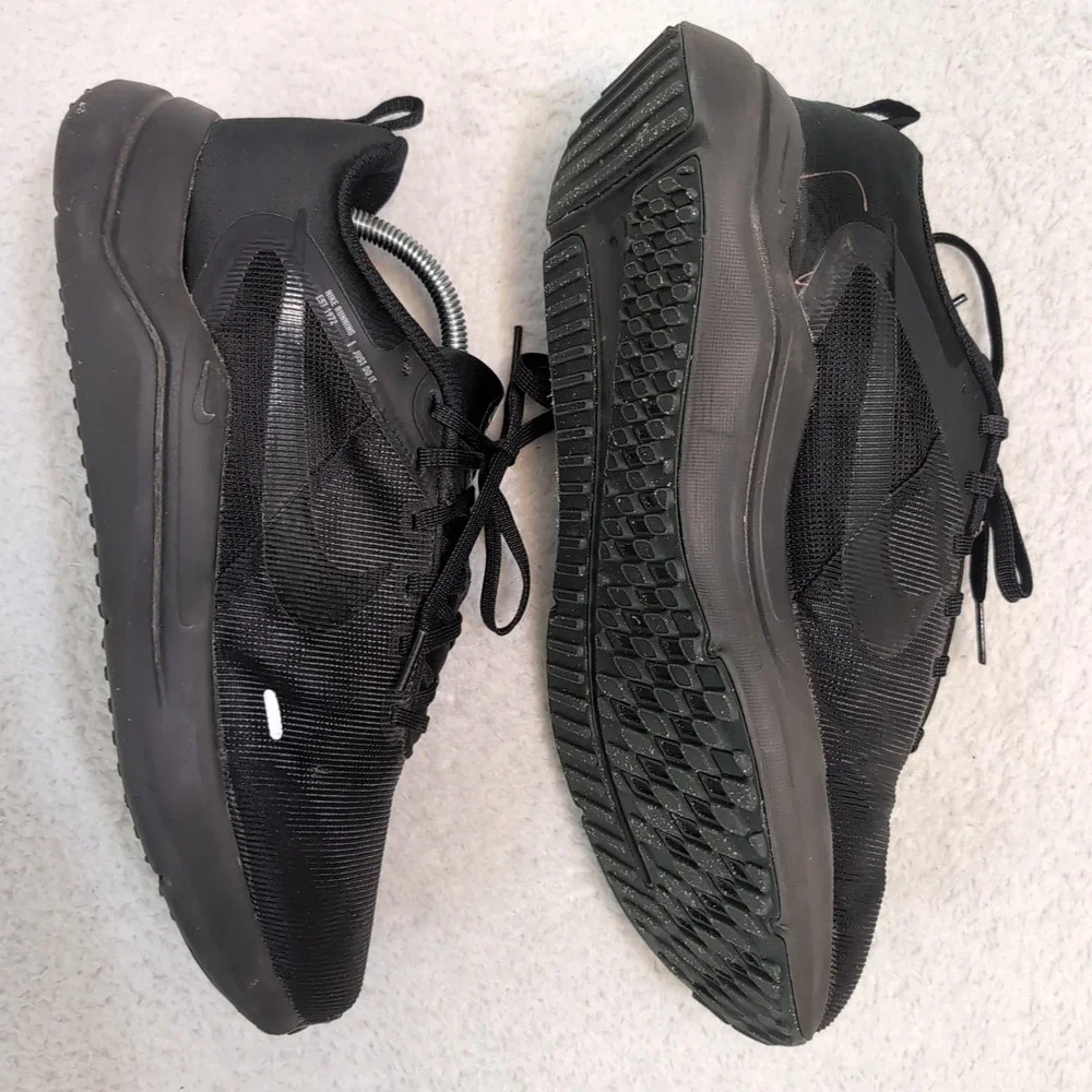 Mens Nike Downshifter 12 Tripple Black Running Shoes DM0919-002 Size 9.5‎ EUC